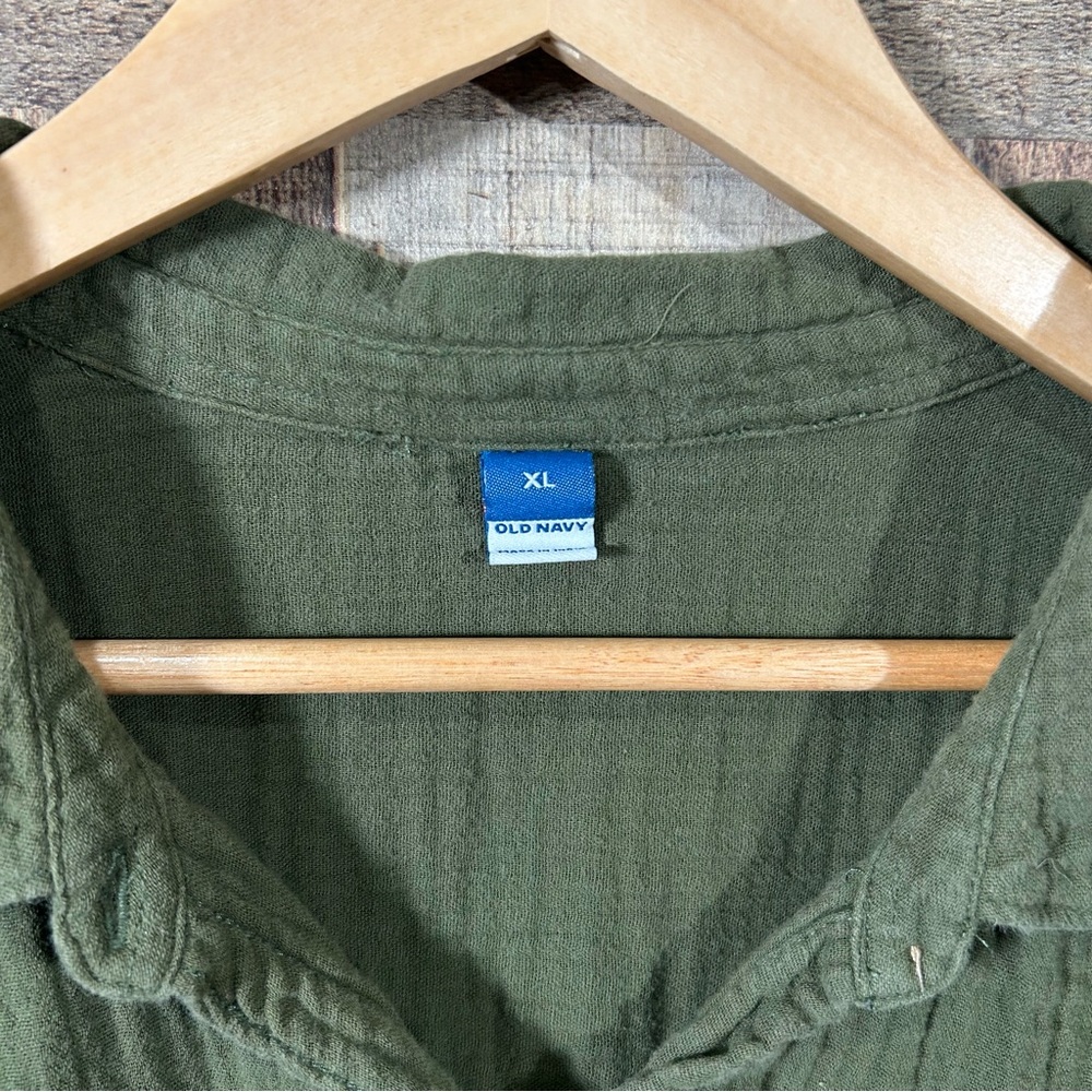 Old Navy XL Olive Green Gauze Button Boxy Cropped Shirt Normcore - Picture 3 of 5